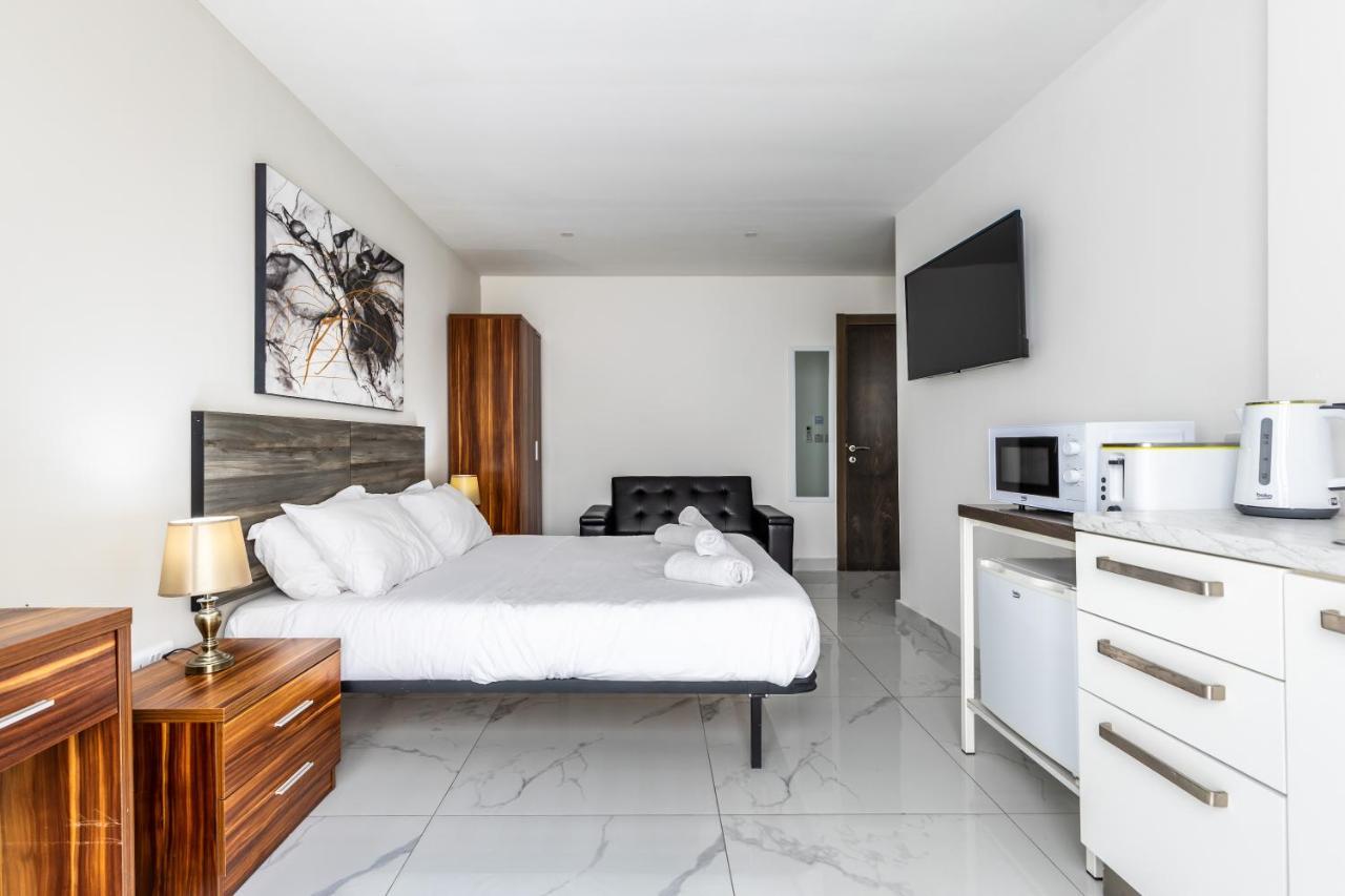 Hotel Studio Penthouse With Kitchenette And Side Seaview At The New Olo Living San Julián Exterior foto